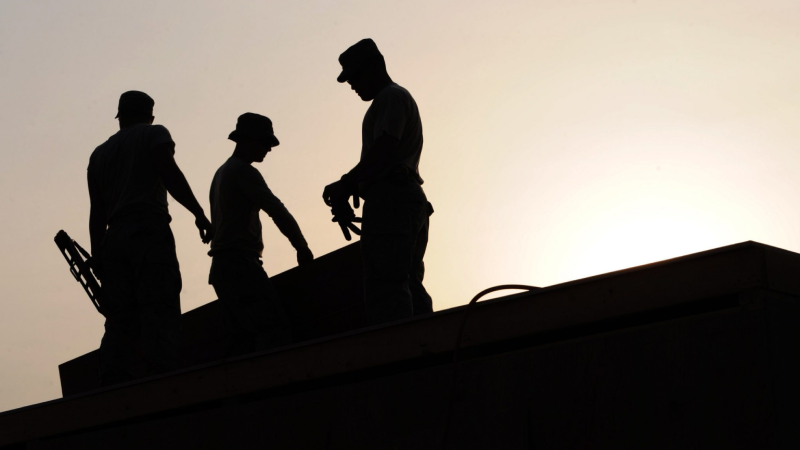 Canicule et travail l'été dans la construction