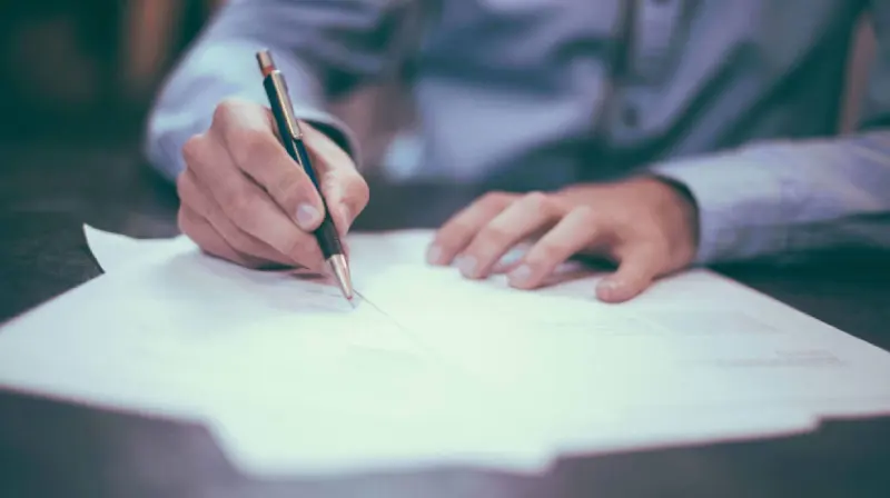 Blog - 4 Liste nominative des salariés étrangers : changements, mise à jour et signature